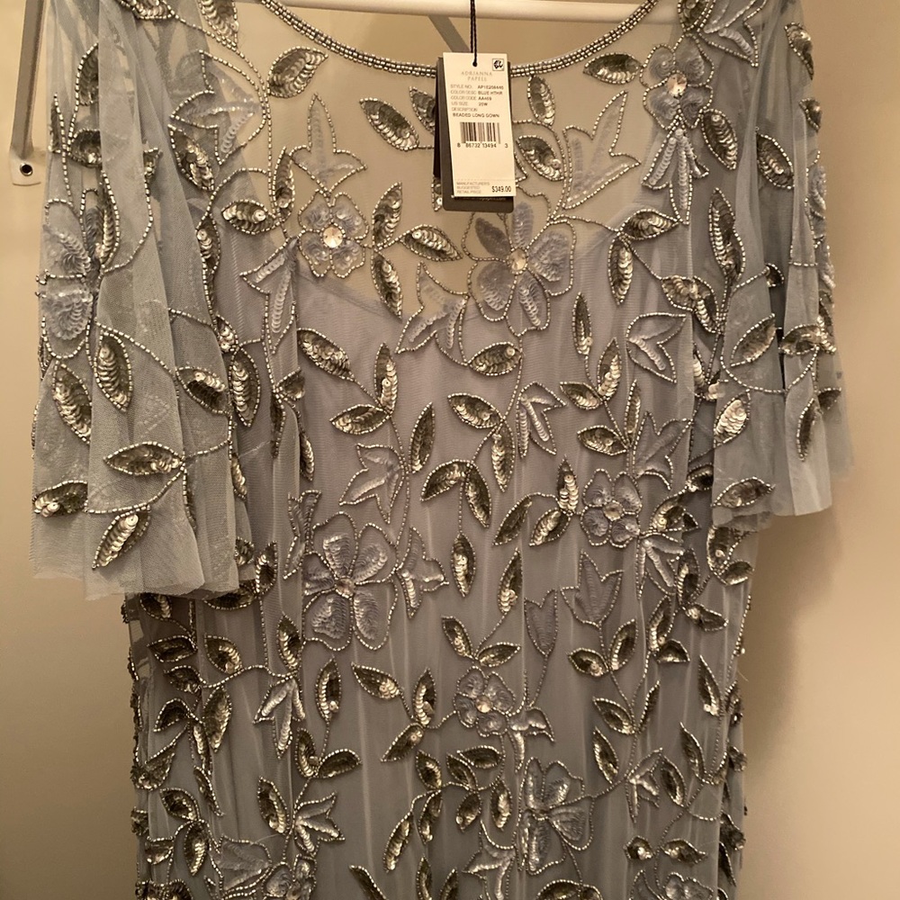 Color:  Blue Heather 
Adriana Papell
Size 20W